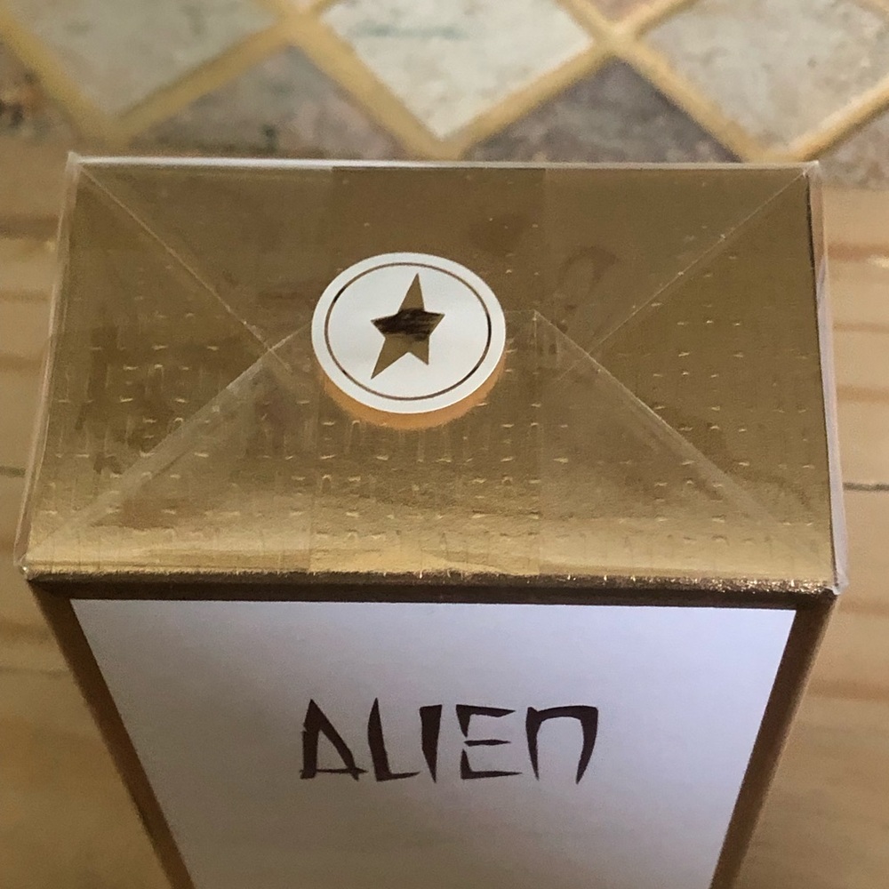 Brand new Mugler Alien 60ML sealed perfume